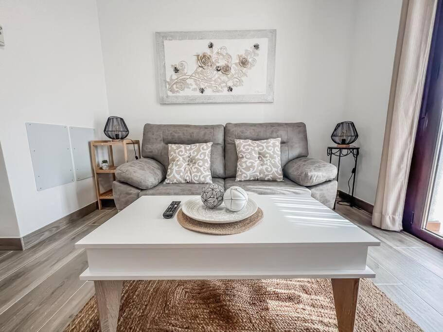 Modern 2 Bed Apartment With Pool In Фріхіліана Екстер'єр фото