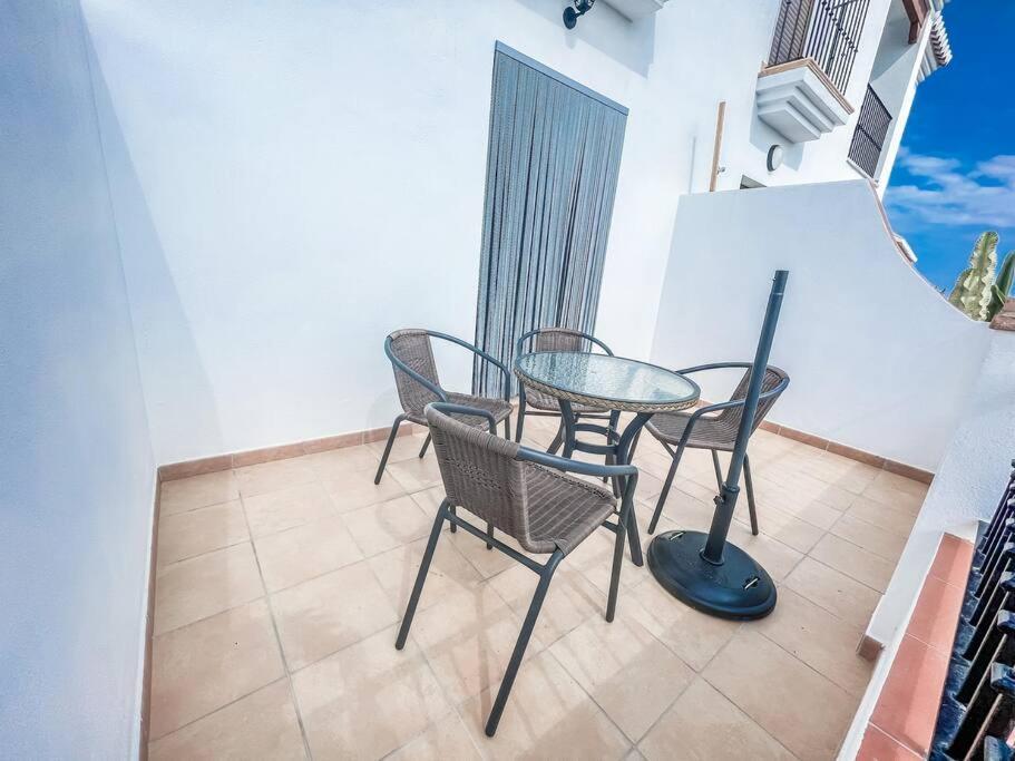 Modern 2 Bed Apartment With Pool In Фріхіліана Екстер'єр фото