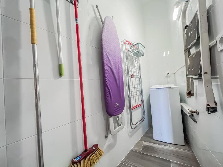 Modern 2 Bed Apartment With Pool In Фріхіліана Екстер'єр фото