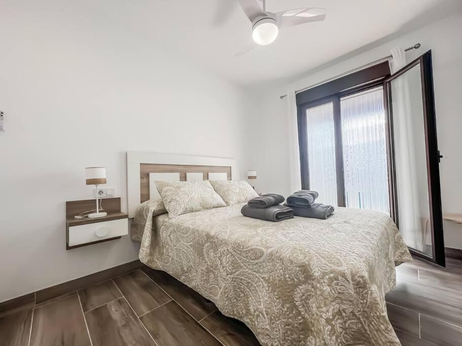 Modern 2 Bed Apartment With Pool In Фріхіліана Екстер'єр фото